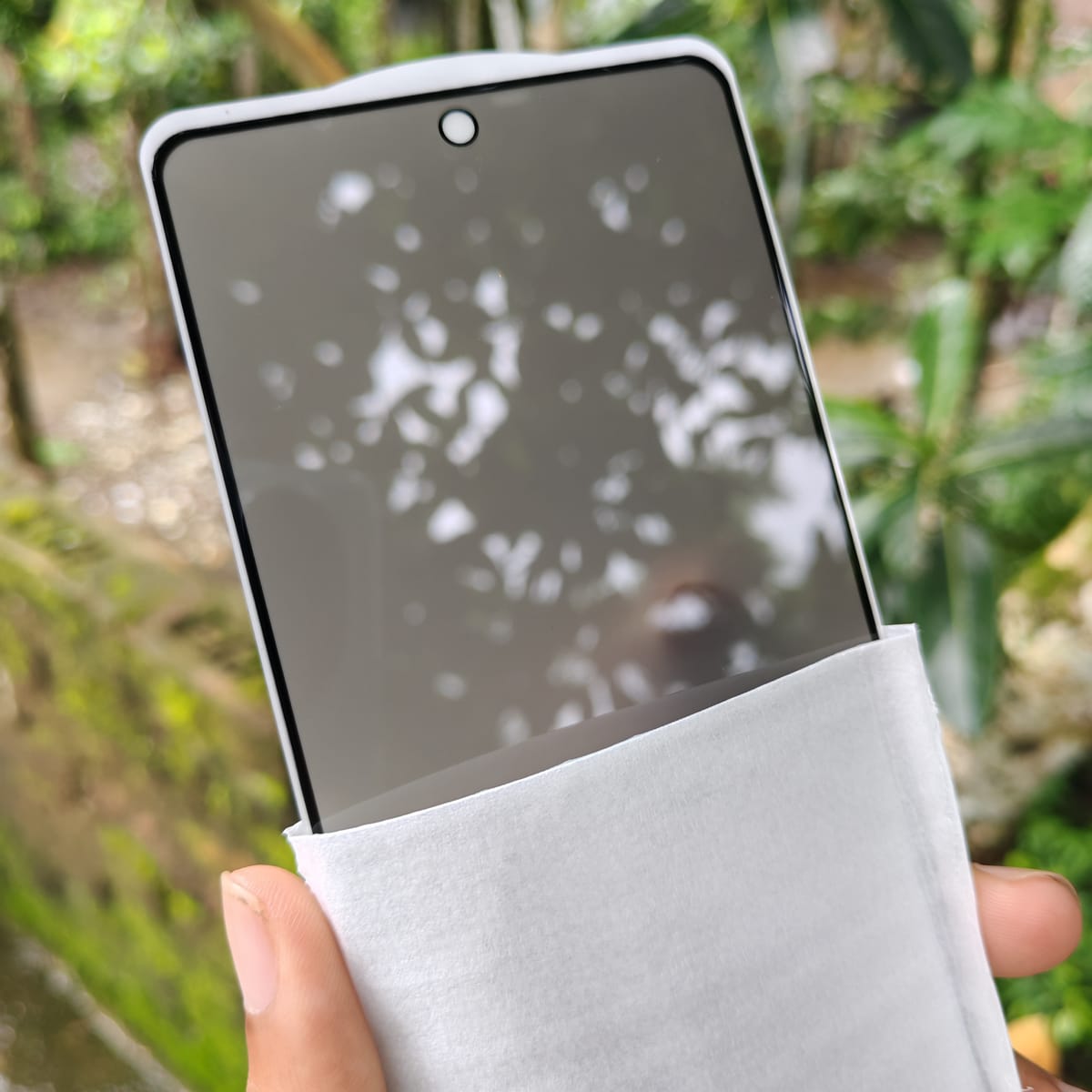 IQOO neo10 privacy protectors- fingerprint not guarantee