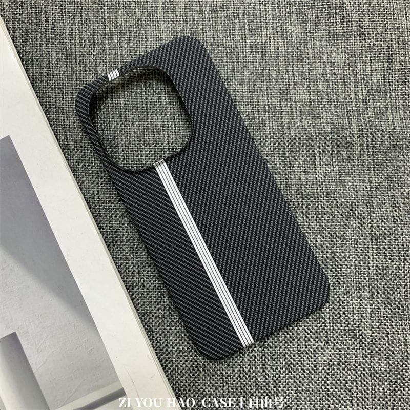 iQOO15 Carbon Fiber Textured Hard Back Cover